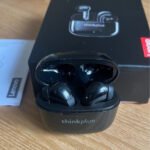 Bijele i crne Lenovo thinkplus LP40 pro bežične slušalice